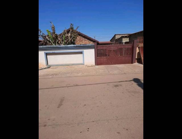 2 BEDROOM HOUSE FOR SALE IN SOSHANGUVE XX